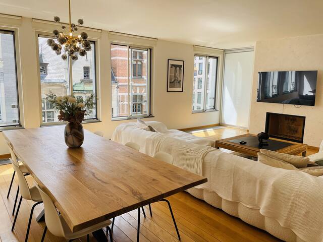 Sunny 3BR apartment in heart of Sablon Brussels gallery image 2