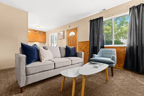 Cozy Ranch Near Downtown Detroit