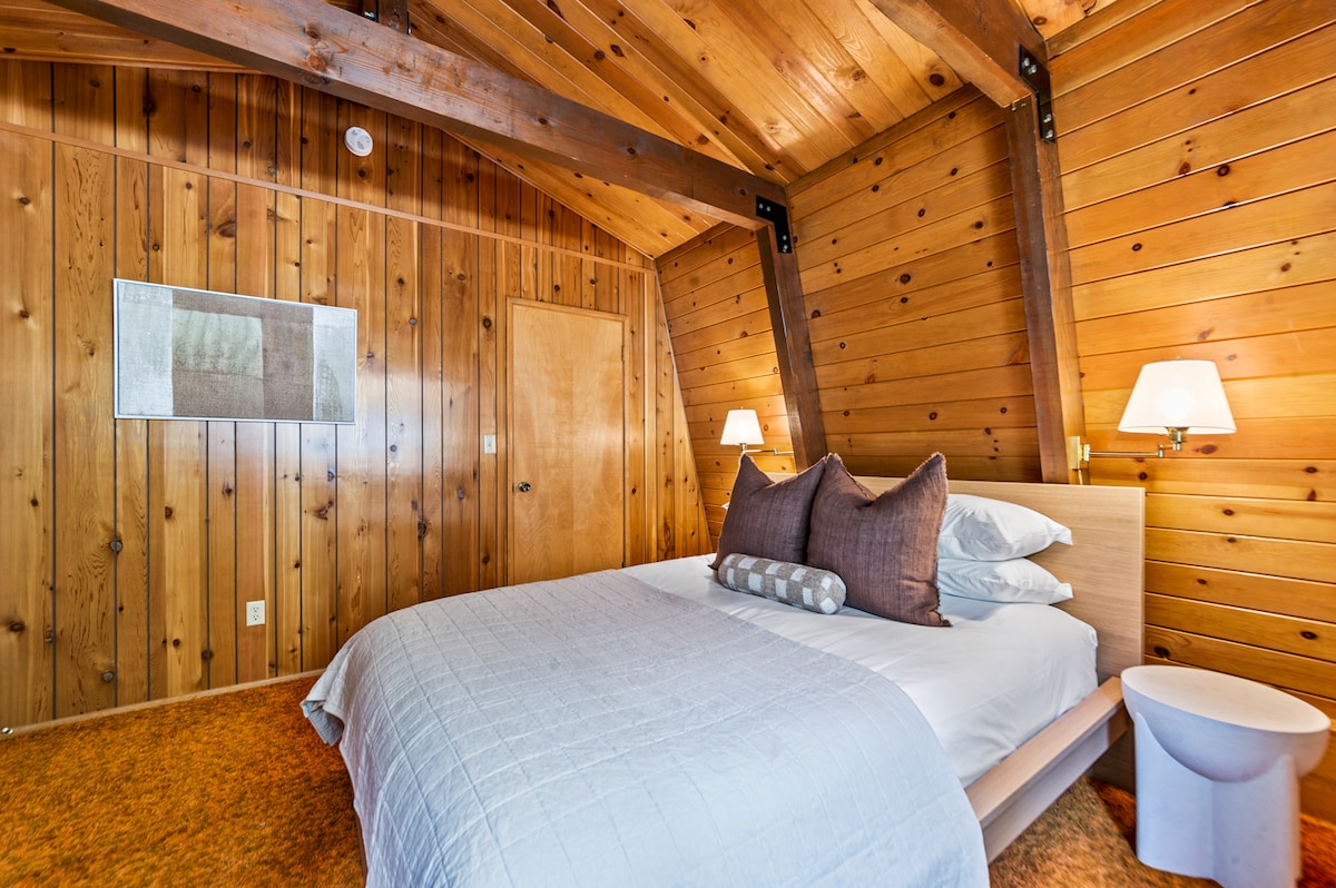 Bedroom detail at Skyforest Getaway