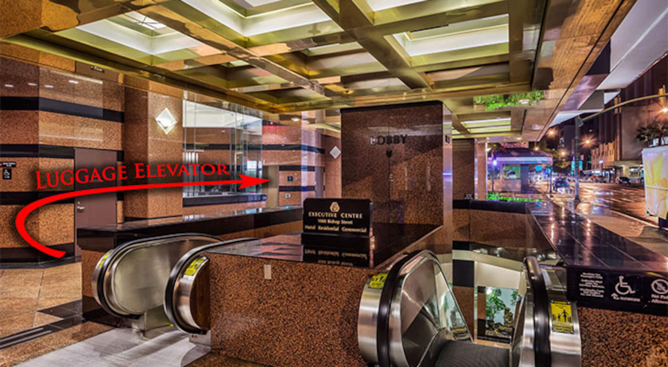 Spacious Downtown 1-Bedroom Condo - FREE Parking - Image 36