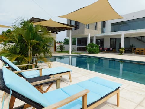 Marena “Casa Bonita” (Family Rentals Only)