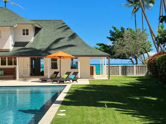 Hale Mokulua ~ Oceanfront Luxury gallery image 2