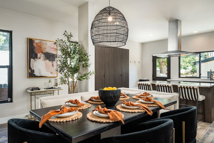 Luxury Home in Downtown DEN with Hot Tub & Sauna