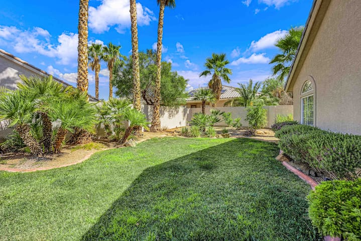 Modern Home w/Pool near Strip