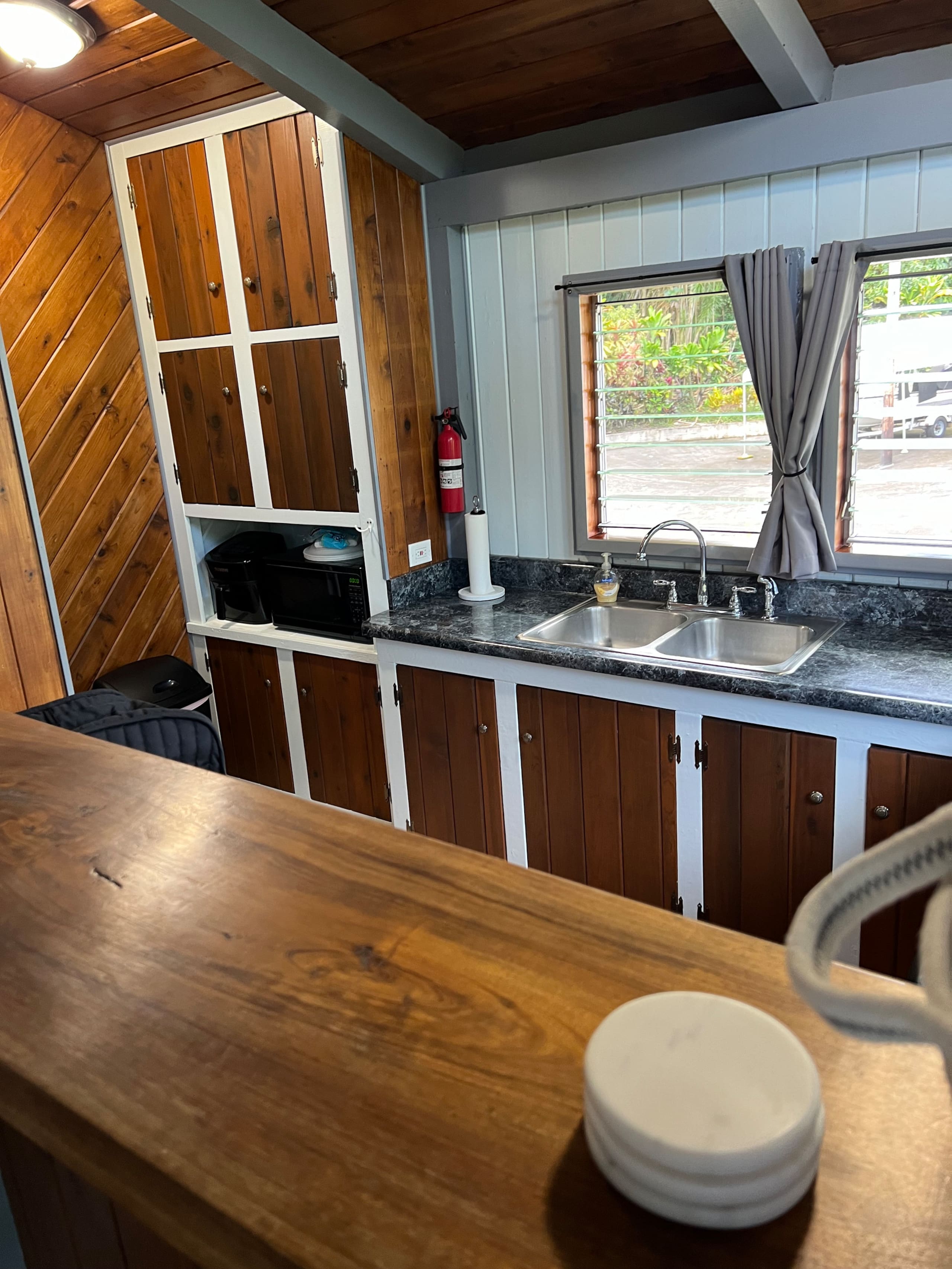 Home in Hilo · ★5.0 · 1 bedroom · 2 beds · 1 private bath - Image 24