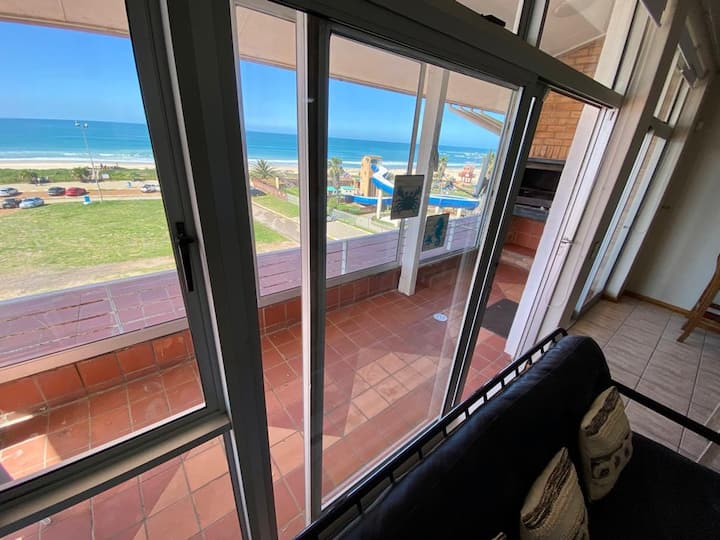 Sandy Toes Jeffreys Bay On Main Beach - Jeffreys Bay