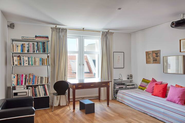 Joachim.8 by Suite.030 gallery image 3