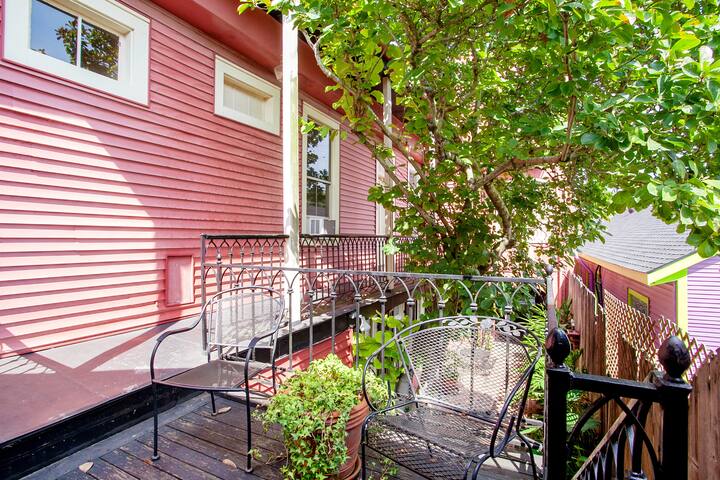 #6 French Quarter, Frenchmen Street, Verandah gallery image 5