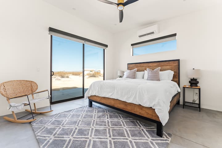 Main Bedroom with endless views and ensuite bathroom