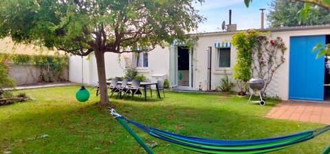 Nice "Terre-mer" house 100 m from the beach.