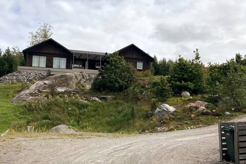 Spacious house, south-facing terrace.