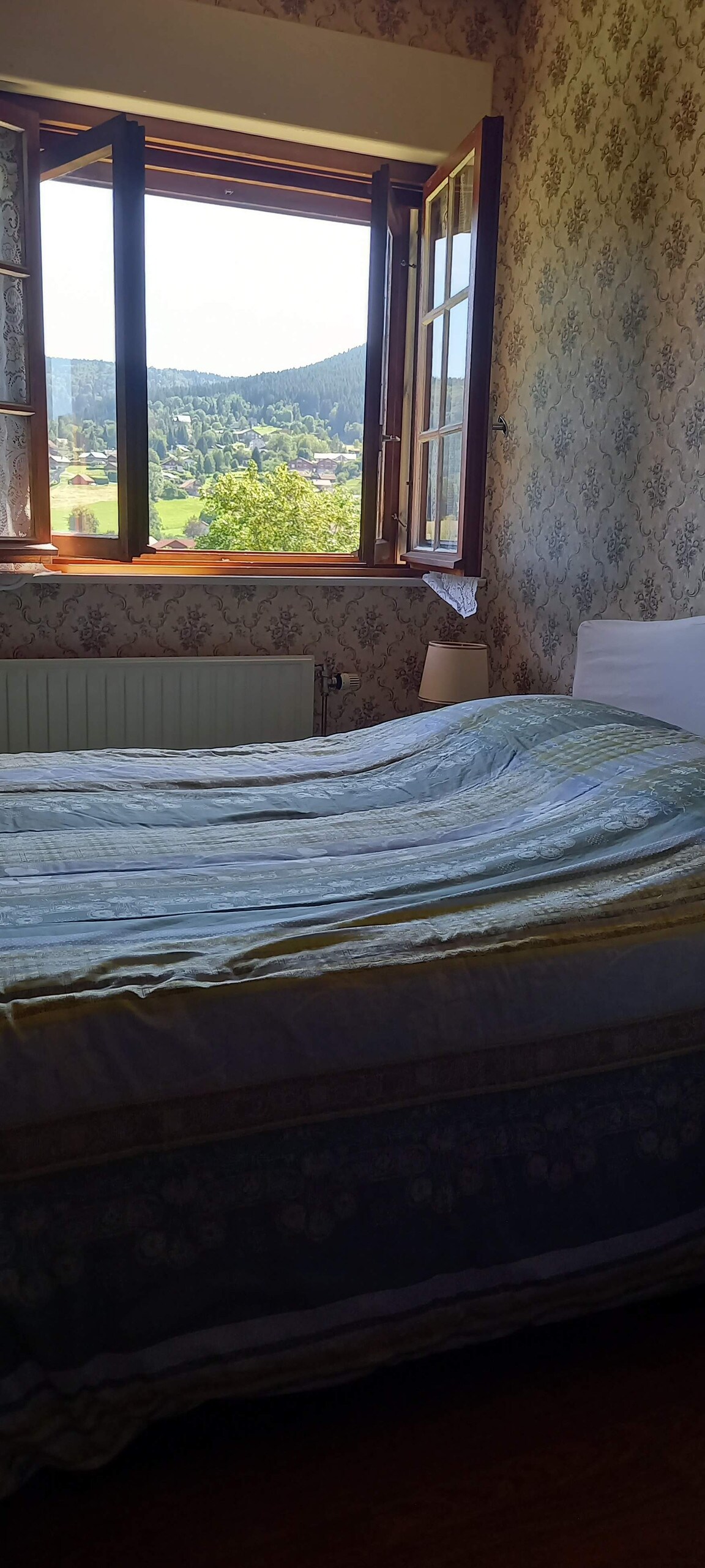 ตรงข้ามวิวภูเขา