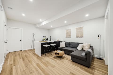 Popular Airbnb listing: UofC | Market Mall | Hospitals | Downtown | Banff in Montgomery