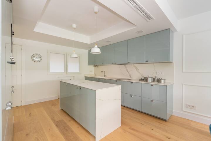 Elegante y moderno apartamento gallery image 5