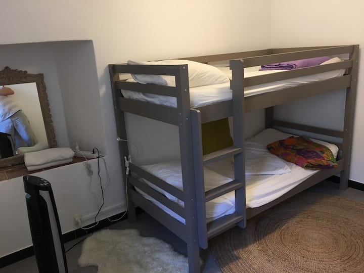 غرفة النوم 2