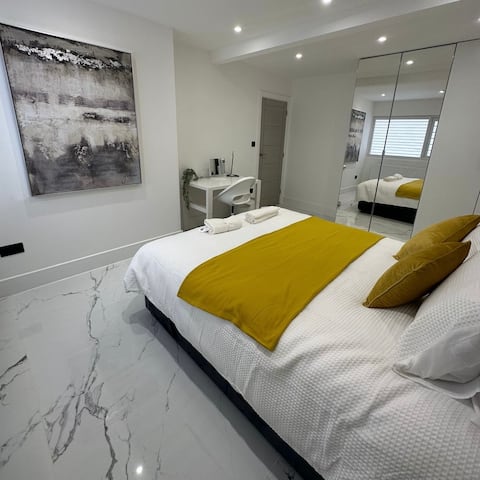 Top Airbnb: Home in Nottingham for family/friends/contractors in Nuthall