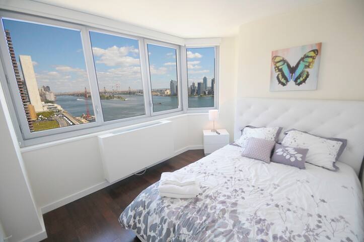 3BR Apartment w/ East River View near NYU Medical gallery image 4