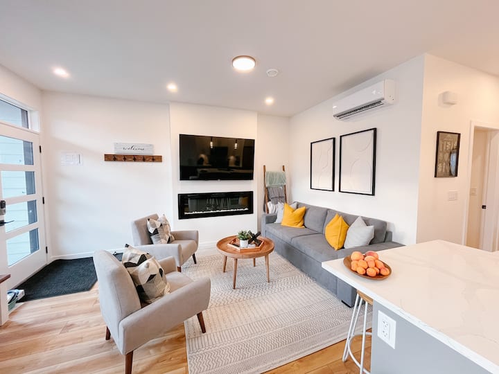 New Home! 2 Blocks from the lake Houses for Rent in Penticton