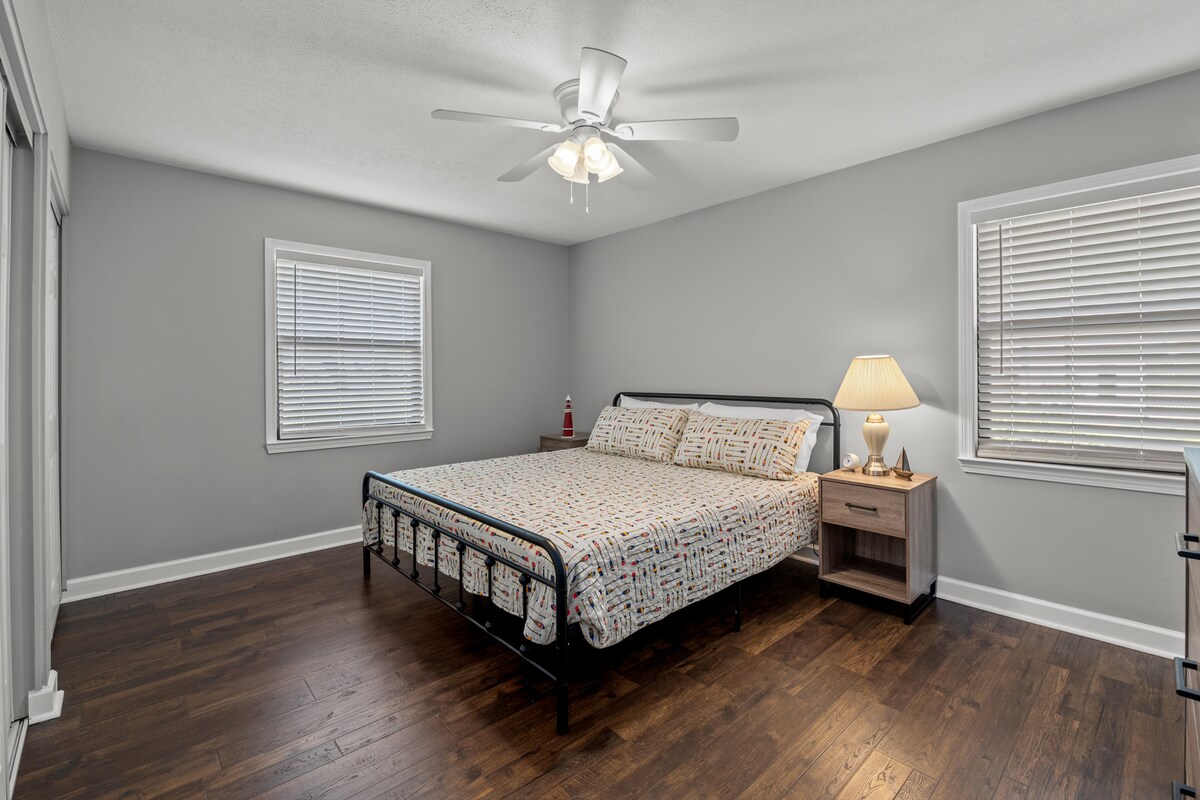 מיטת קינג סייז רגועה עם בריחה צמודה ️✨