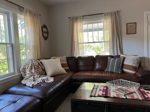 Top performing Airbnb: Weatherford Craftsman in Weatherford