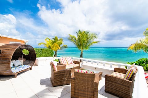 Paradise Beach House in South Sound, George Town