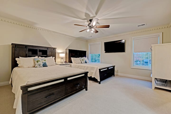 The Ole Hickory Room