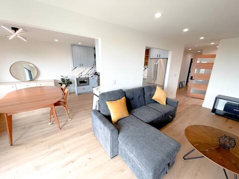 Top performing Airbnb: Hosted Top Floor Luxury Beachfront Apartment in Outer Parkside
