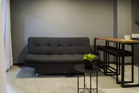 Popular Airbnb listing: Modern loft + Private patio + 481 Mbps Wi-Fi in La América