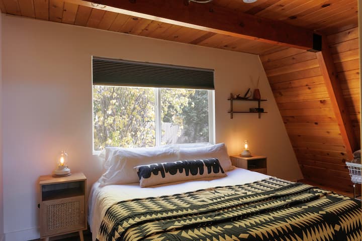 Брачен кревет (широк 180-220 см)