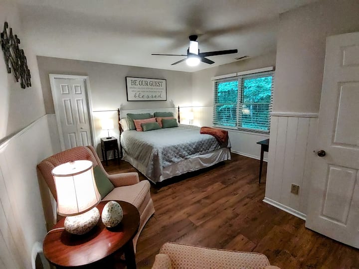 Chambre avec lit King Size à l'étage