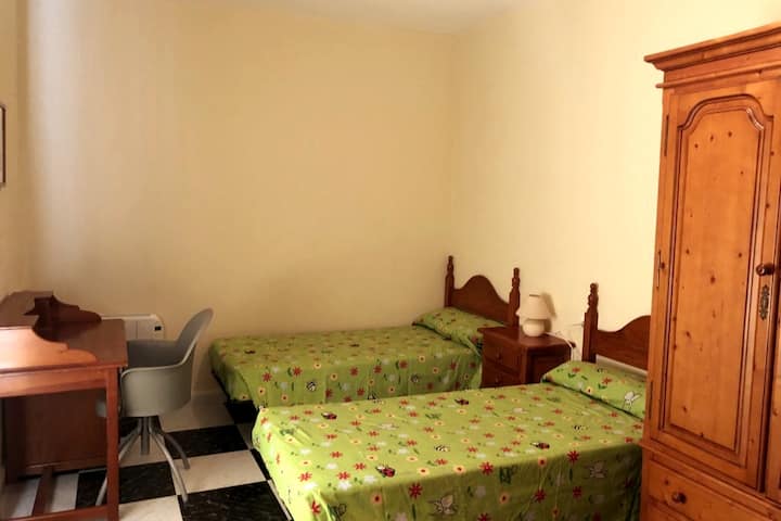 2 - ро ОБЩЕЖИТИЕ (4 отделни легла)