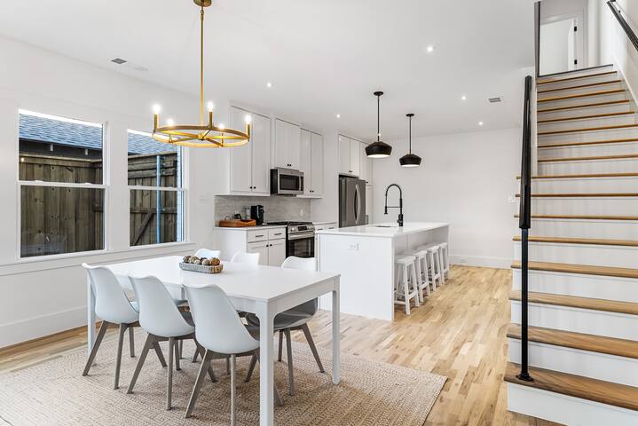 Luxury Modern Home – The Greenville gallery image 2