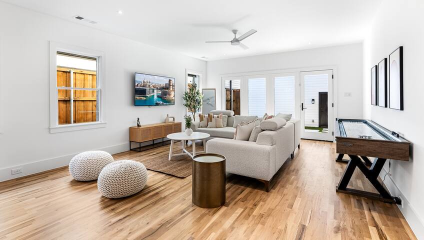 Luxury Modern Home – The Greenville II gallery image 5