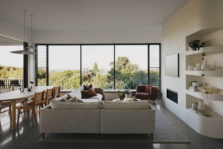 Beachfront w/ Ocean Views Brand New Home Noosa gallery image 4