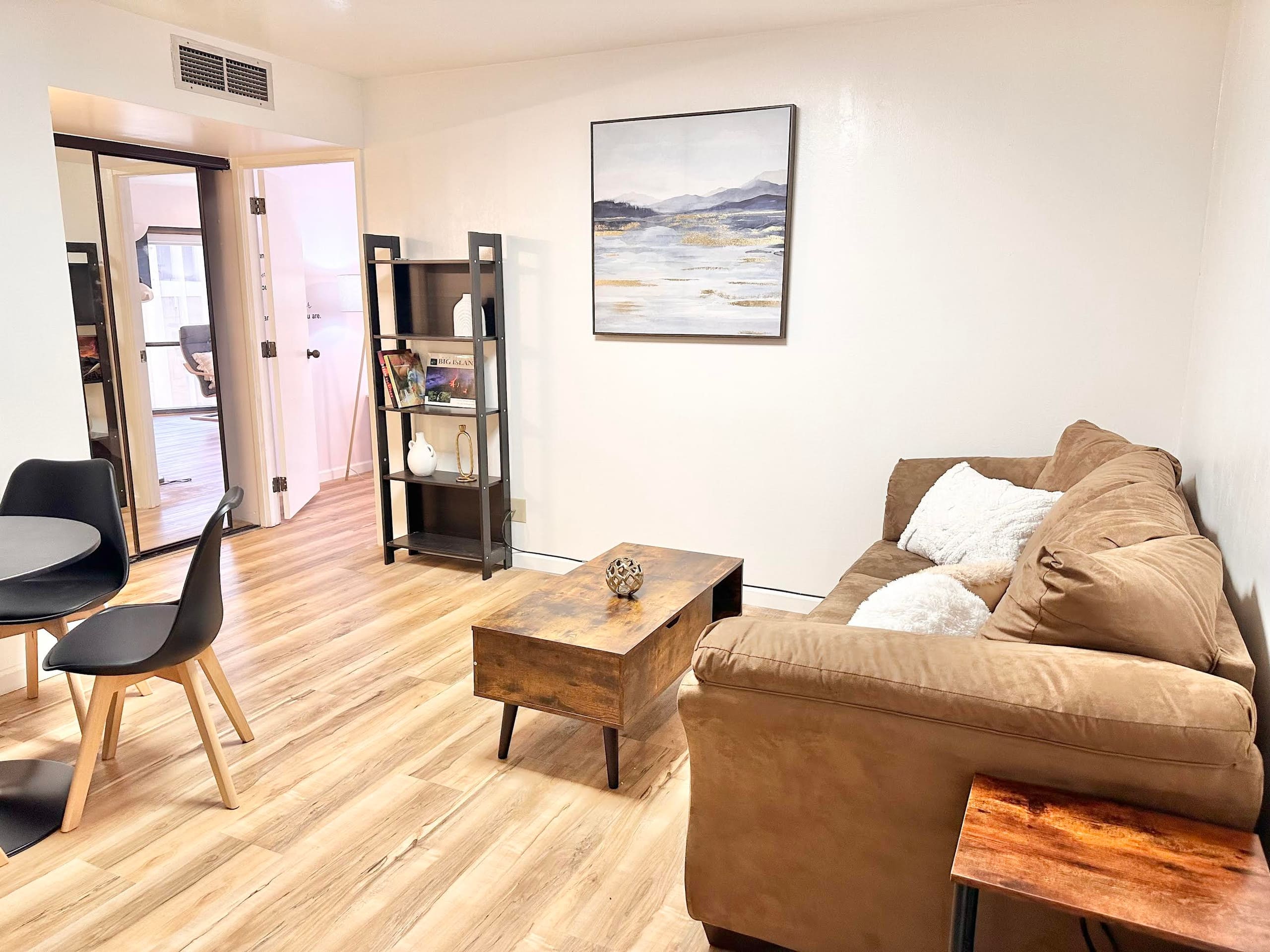 Downtown Honolulu 1 Bedroom Suite Executive Centre - Image 2