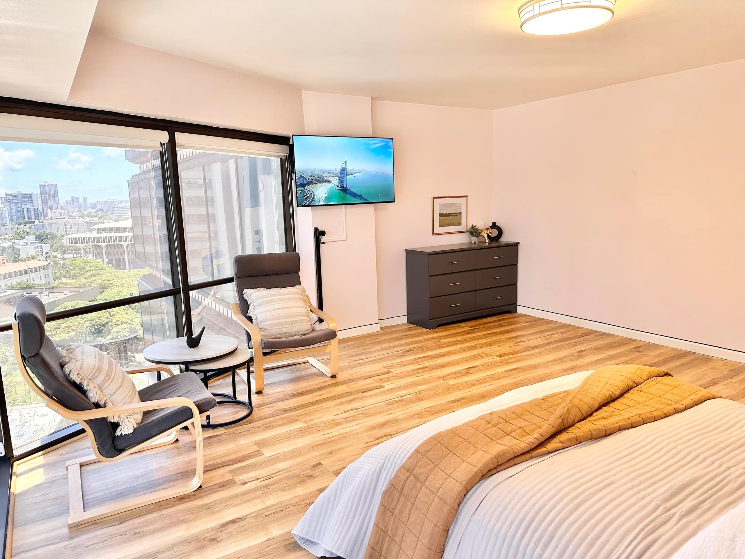 Downtown Honolulu 1 Bedroom Suite Executive Centre - Image 7