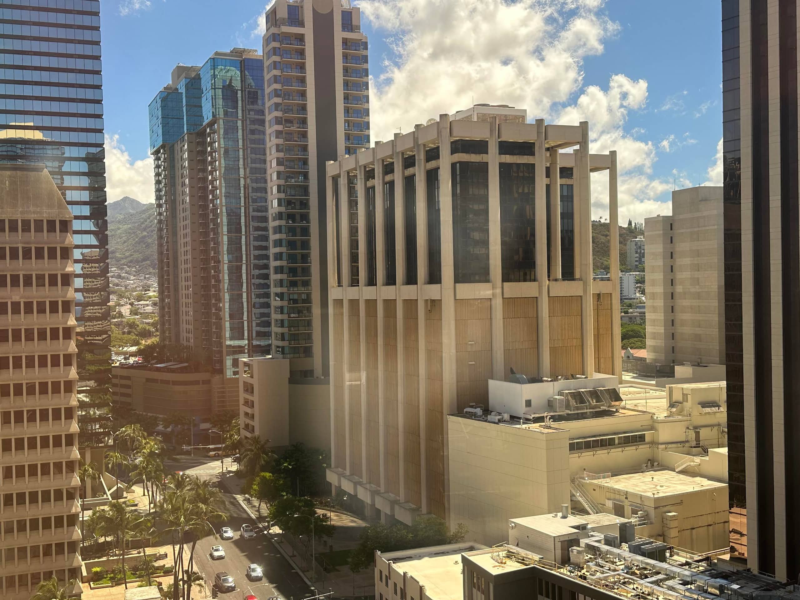 Downtown Honolulu 1 Bedroom Suite Executive Centre - Image 11