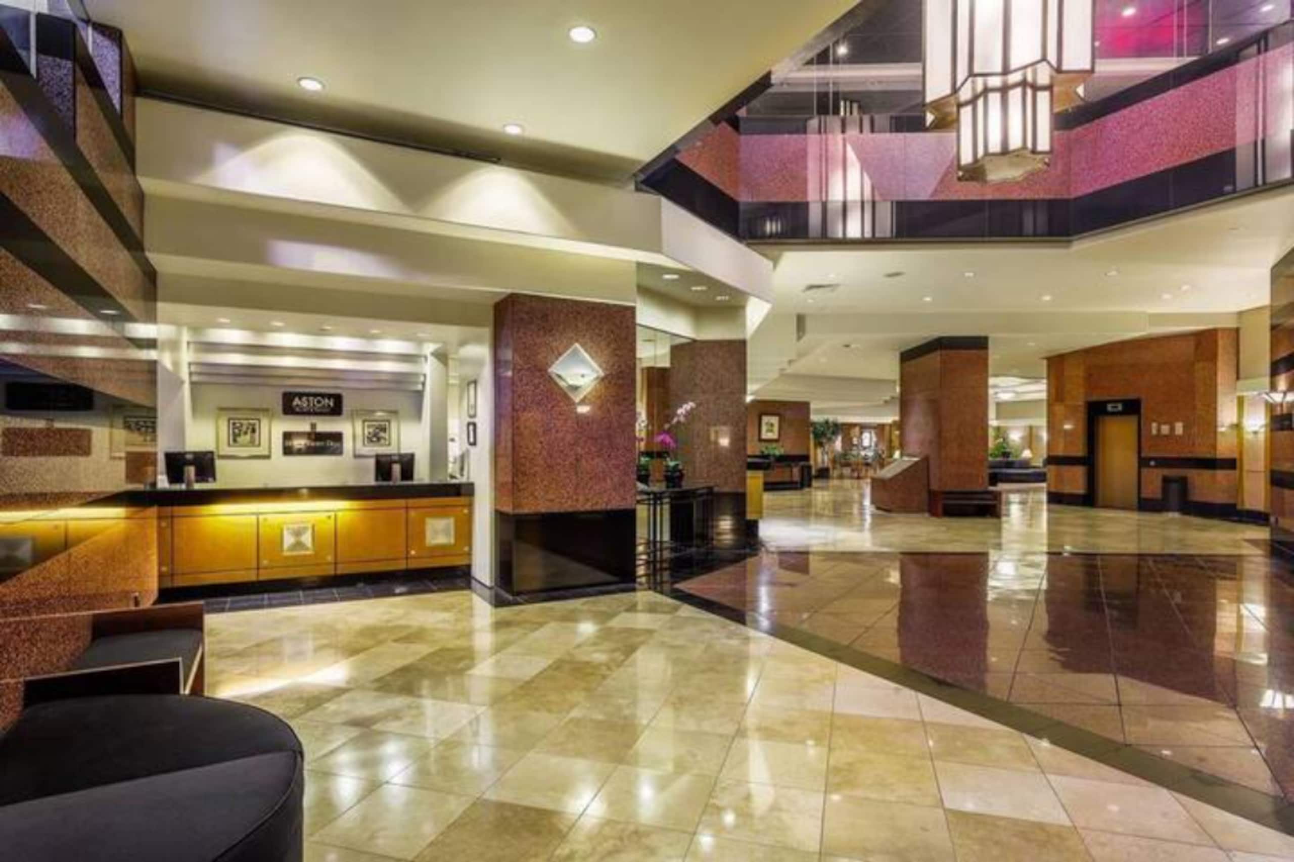 Downtown Honolulu 1 Bedroom Suite Executive Centre - Image 13