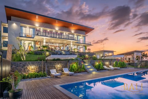 THE most luxury villa in Lovina! Stunning Outlook!