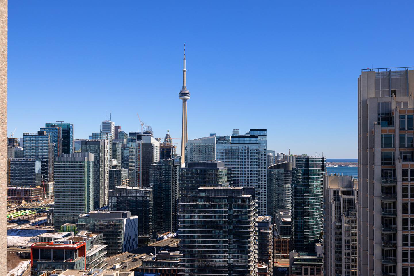 1 Bedroom CN Tower and Lake Ontario View