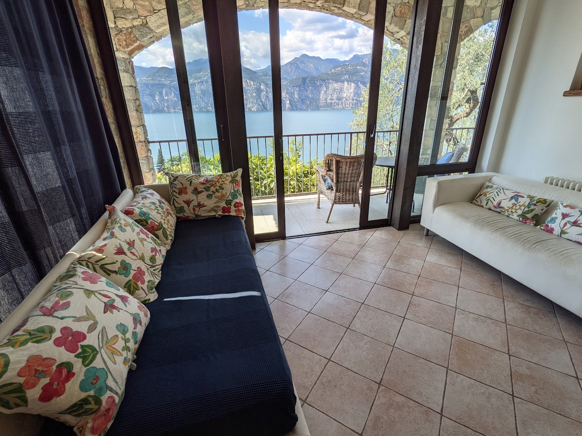 Airbnb con migliori performance: Apartment with panoramic lake view a Malcesine