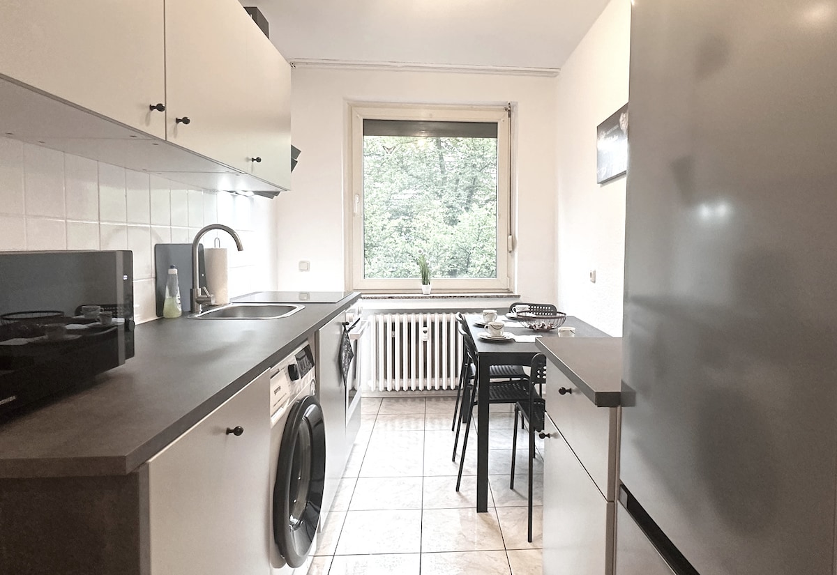 Top performing Airbnb: VAZ Apartments (12 Beds) for craftsmen in Altenessen Süd