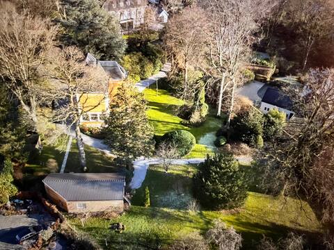 Century-Old Charm, Timeless Retreat Private Park