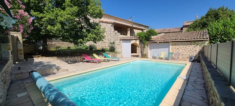 Stone farmhouse (5* rated) - 7 bedrooms - Swimming pool