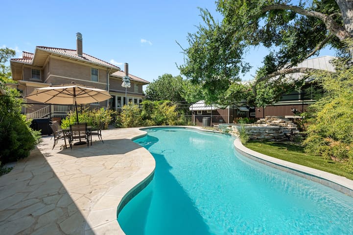 Majestic Hyde Park Historic Home