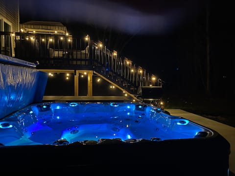 Sleeps 22 Hot tub Private Back Yard Game Room 7 BR