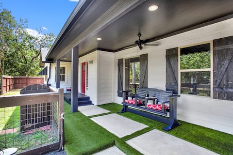 Successful Airbnb property: 5 min from Hobby Airport! Wi-Fi, Coffee, Parking in Golfcrest / Bellfort / Reveille