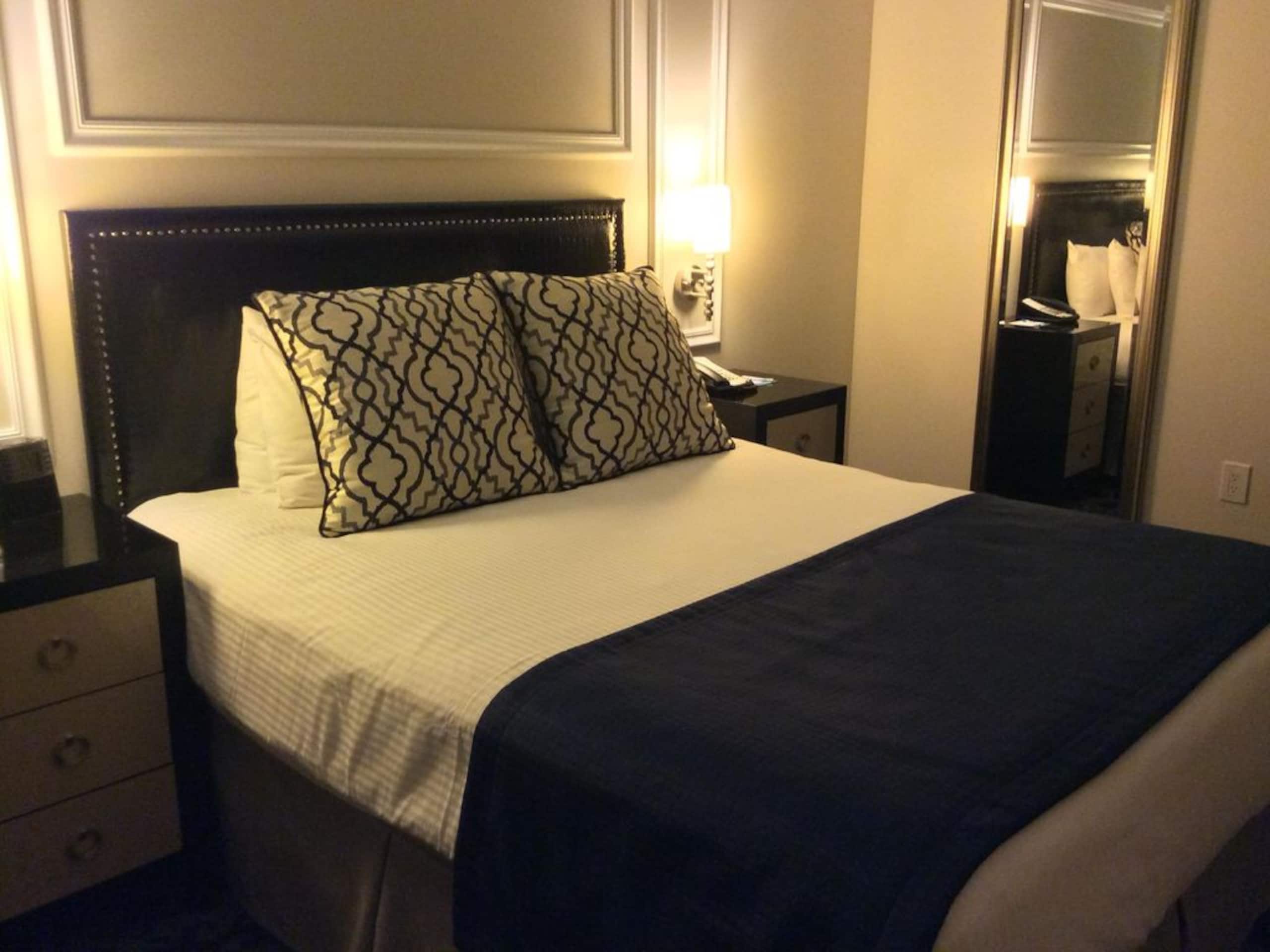 Condo in San Francisco · ★5.0 · 1 bedroom · 2 beds · 1 bath - Image 11