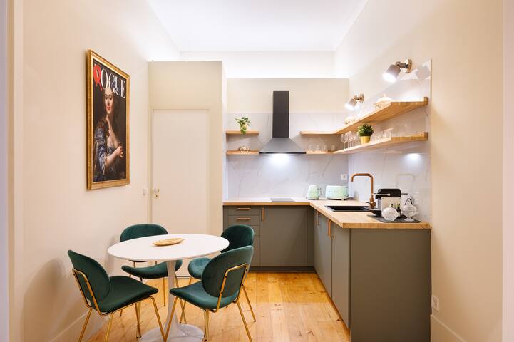 42 1F Cardosas Gem – Historic ap 1F gallery image 3