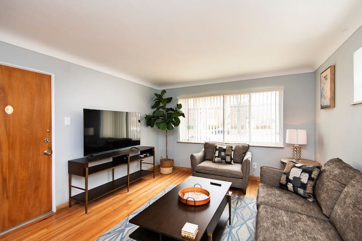 Breathtaking 2 Bedroom Flat - St. Louis
